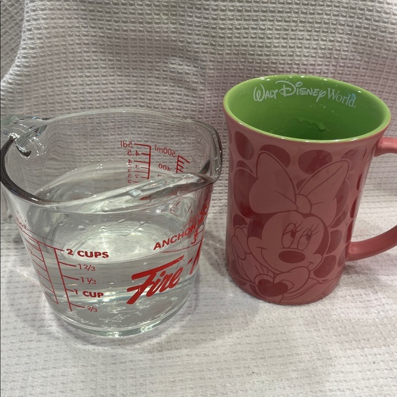 WALT DISNEY WORLD Minnie Mouse Pink and Lime Green Coffee Tea Mug 16oz - Picture 8 of 11